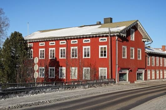 Kirjoittaja toivoo, että Lapualta löytyisi pohjalaista rakennusperintöä ja historiaa sekä niiden tuottavia mahdollisuuksia ymmärtäviä yrittäjiä, jotka ostaisivat Kosolan talon. KUVA: ALEKSI MÄKINEN