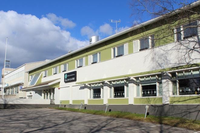 Hotelli-ravintola Alavus 66 oy:n toiminta on päättynyt yhtiön omaan konkurssihakemukseen. Alavuden keskustassa sijaitsevat toimitilat ovat olleet hiljaisina nyt reilun kuukauden ajan. KUVA: REIJO HEIKKILÄ