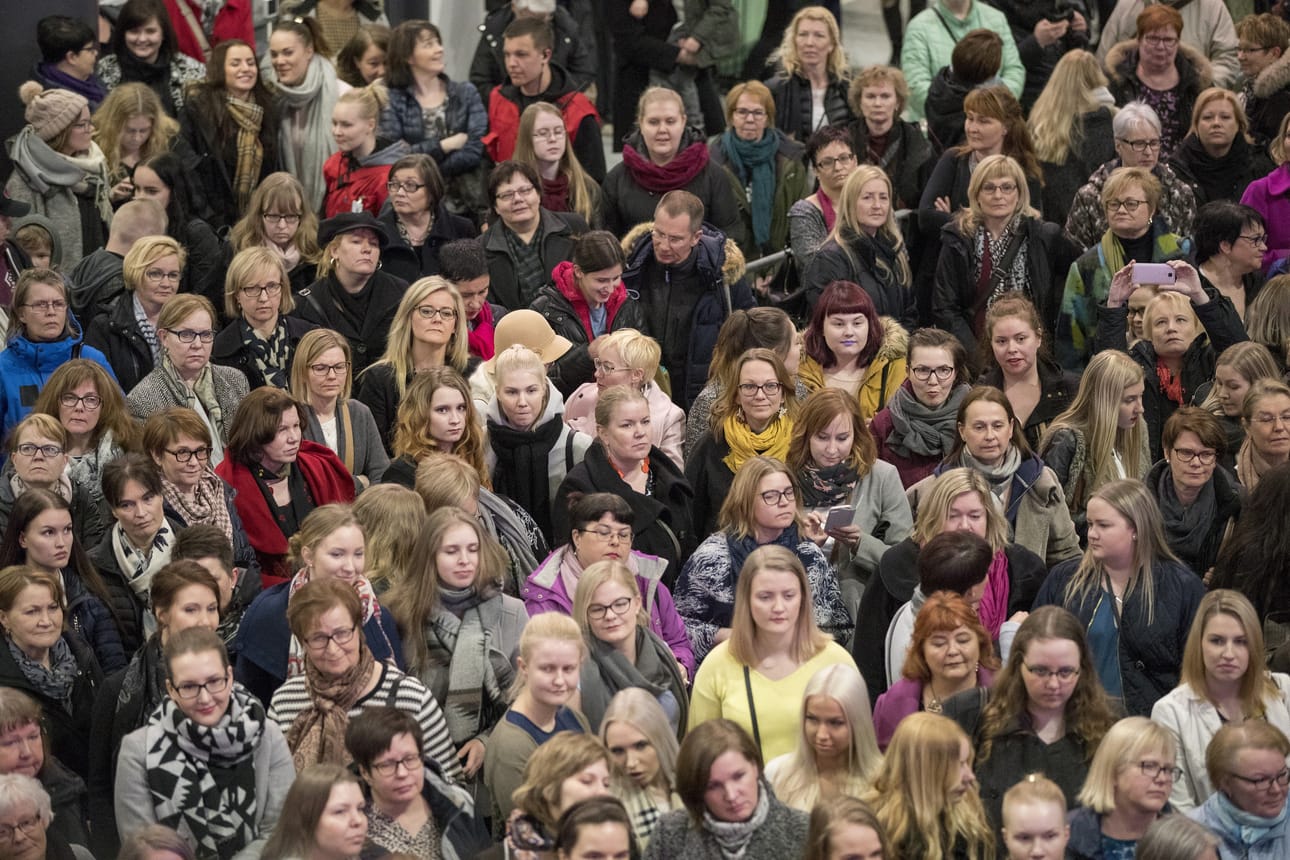 Kauppakeskus Valkea oli lauantaina täpö täynnä naispuolista naisille tarkoitetussa illassa.
