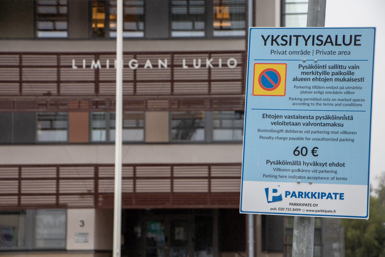 Limingan pysäköinninvalvontaa on suorittanut ParkkiPate Oy. Liikelaitosjohtajan mukaan sopimuksesta ei ole koitunut kustannuksia kunnalle.