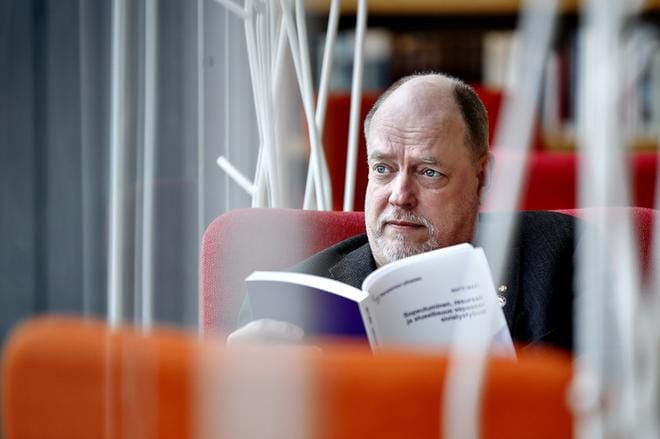 Seinäjokelainen tutkija Matti Mäki väittelee perjantaina puoliltapäivin Framissa vapaan sivistystyön sisällöstä.KUVA: TOMI KOSONEN