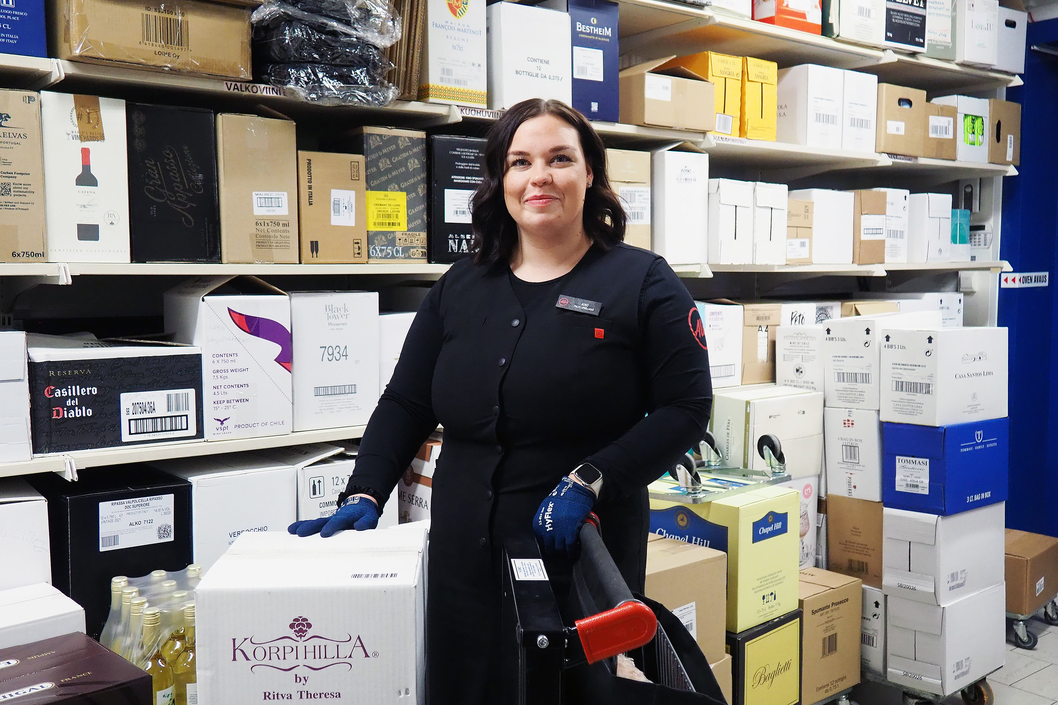 Punaviinin myynti nelinkertaistuu jouluna – Matkailijat ihmettelevät, miksi kaupassa myydään mietoa viiniä