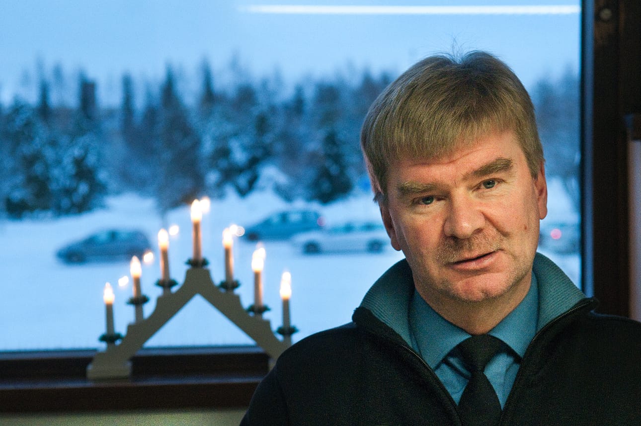 Palopäällikkö Heikki Levón neuvoo joulunviettäjiä olemaan huolellisia kynttilöiden ja ulkotulien kanssa.