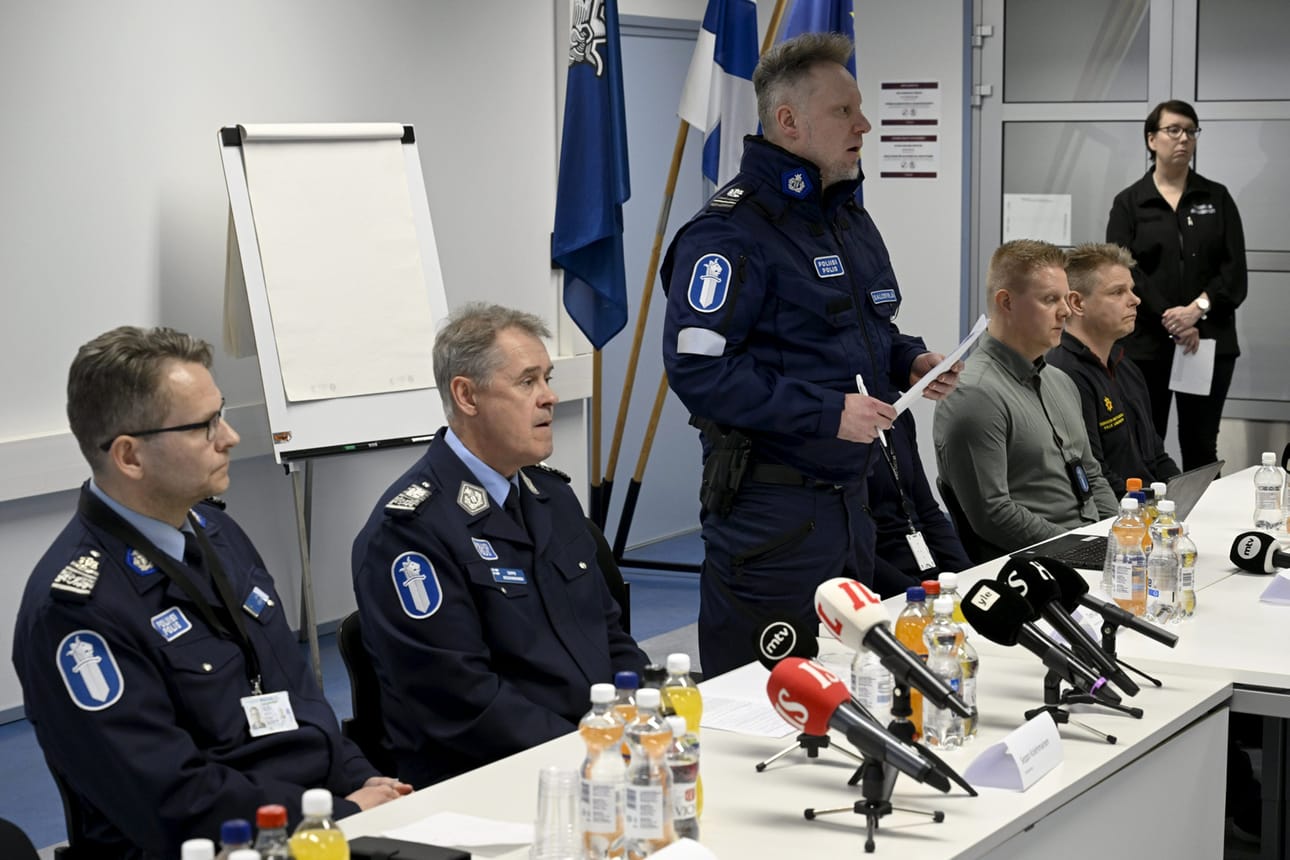 Poliisi piti tiedotustilaisuuden alkuiltapäivällä.
