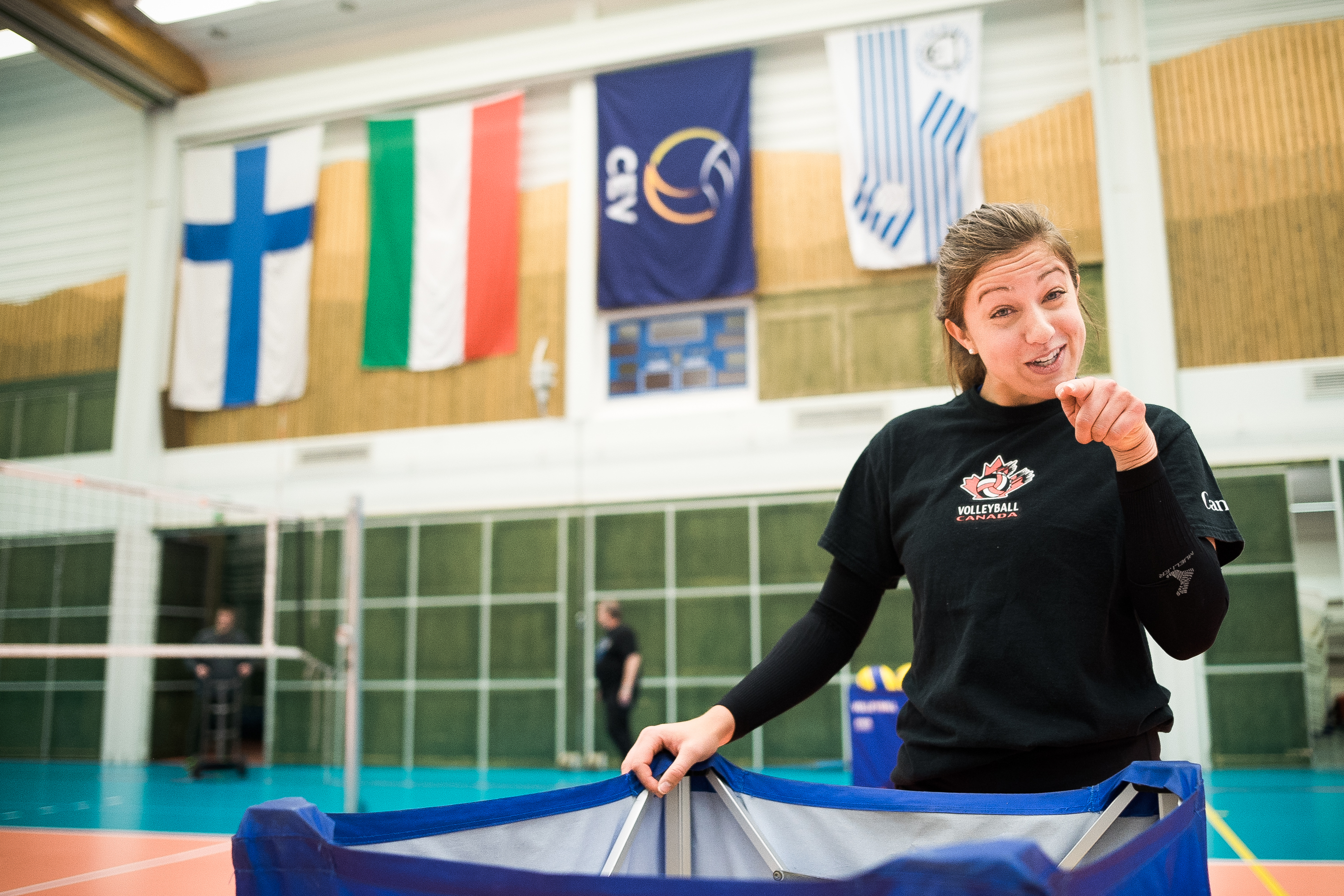Pölkky Kuusamon uusi libero Kristen Moncks astelee illalla ensi kertaa uuden kotiyleisönsä eteen.