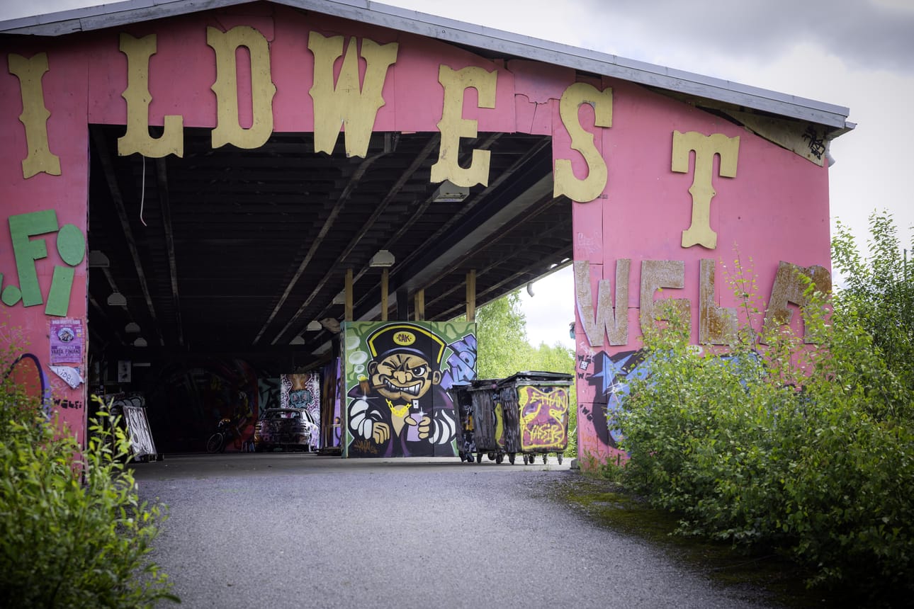 Vaasan Graffitilandia on hetken poliittisen pelin näyttämönä, kun paikallispoliitikot kisaavat graffitinteossa. Arkistokuva.