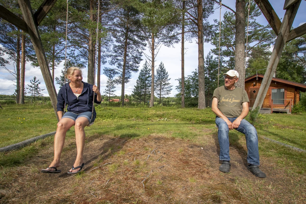 Heini ja Juha Murto viihtyvät Hailuodossa. Kesäpaikasta syntyy lähivuosina koti, kun muuttokuorma Belgiasta siirtyy saareen. Sitä ennen he nauttivat Hailuodosta pieninä pätkinä kerrallaan.
