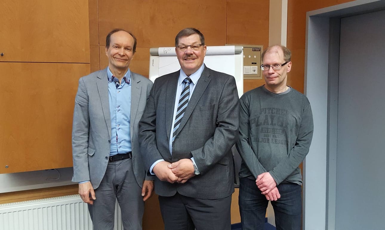 Seutujohtaja Timo Kiema, seutuvaltuuston nykyinen puheenjohtaja Juhani Kärki ja seutusihteeri Jukka Koivisto toteavat, että meneillään olevien uudistusten myötä edunvalvonnan merkitys korostuu entisestään.