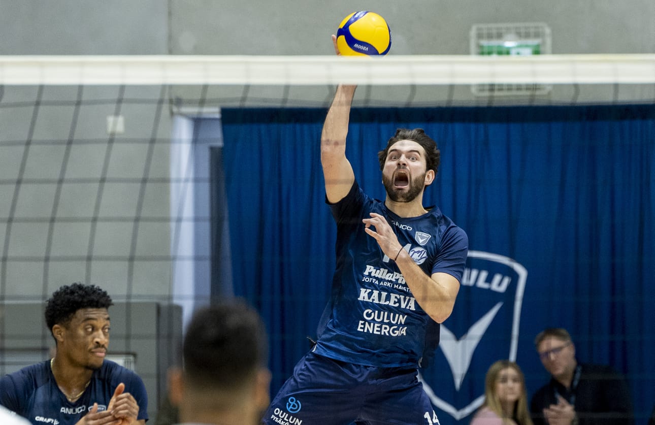 AC Oulu Volleyn Matthew Gentry ei ollut tyytyväinen joukkueen esitykseen lauantaina.