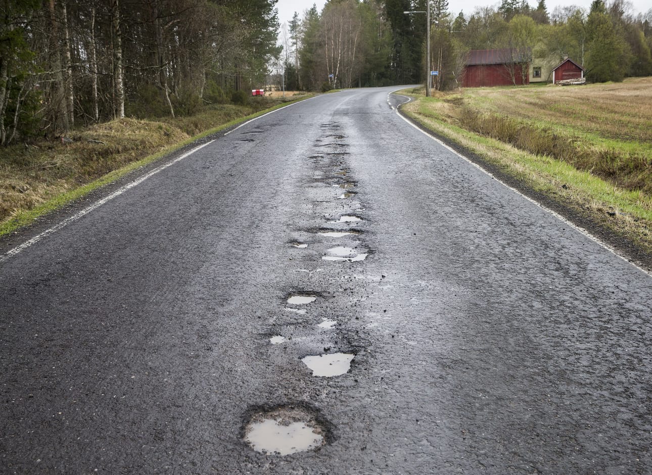Teiden huonoa kuntoa pidettiin suurimpana vaaratekijänä liikenteessä päihteiden ja liian suuren tilannenopeuden jälkeen.