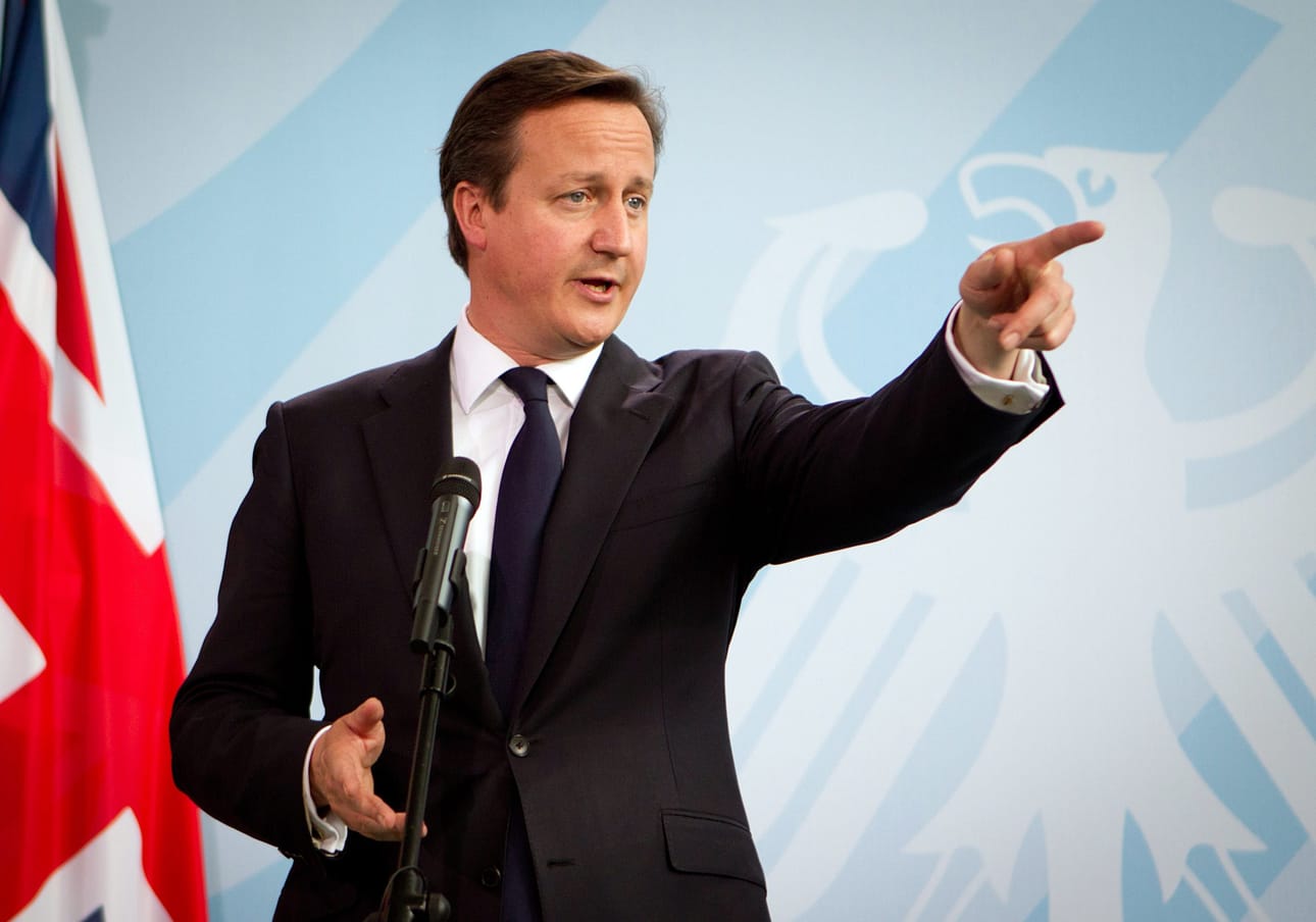 Britannian pääministeri David Cameron unohti 8-vuotiaan tyttärensä pubiin.