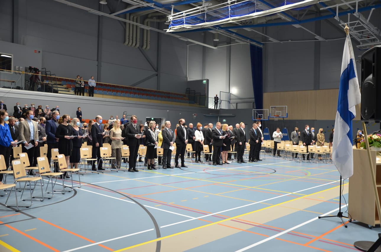 Kauhavan koulukeskuksen vihkijäisiä ja lukion 100-vuotisjuhlaa vietettiin vuonna 2022. Arkistokuva.