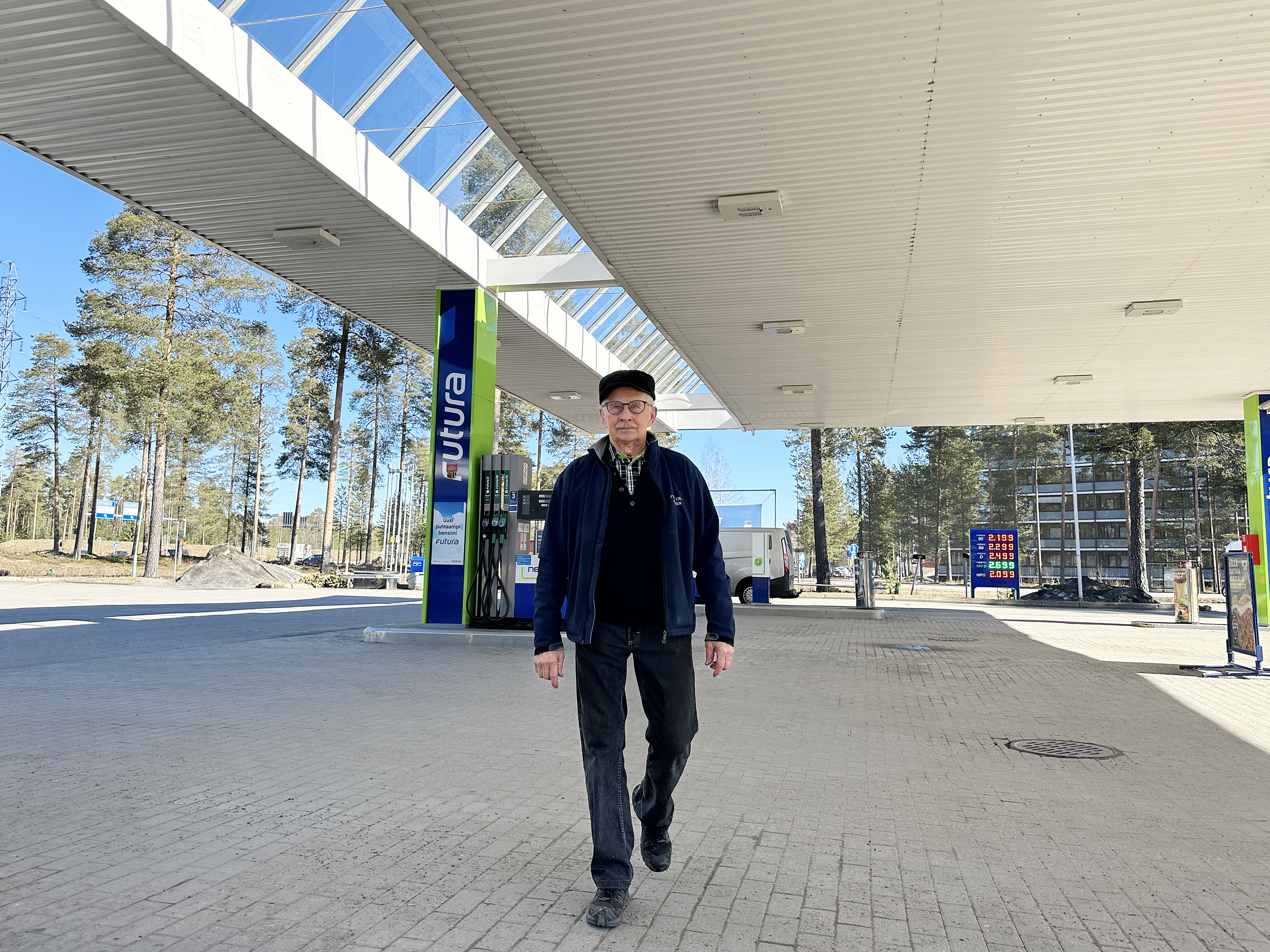 Oulussa tankataan nyt Suomen halvinta bensaa – yrittäjä ja asiantuntija kertovat, mistä bensan hinta muodostuu