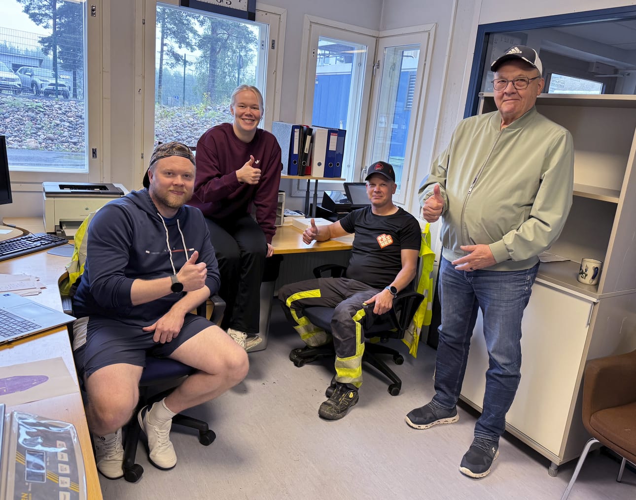 Kohti Tour de Hammer -kisaviikonloppua peukuttavat Jyri Hämäläinen (vas), Venla Linnakivi, Marko Mäyrä ja Sauli Lehtikangas.