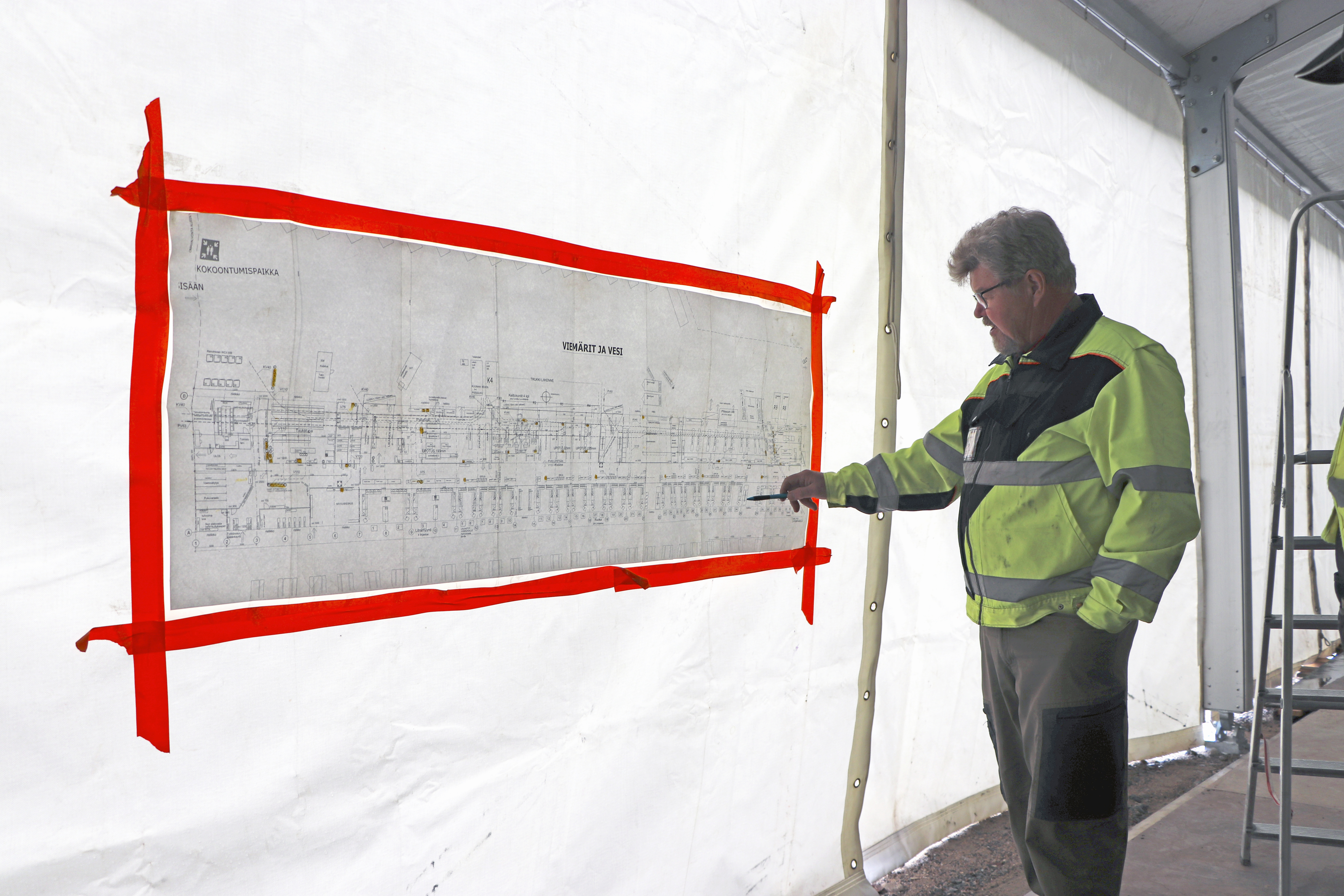 Suviseura-alueella ei saa laskea vettä maahan pohjavesialueen suojelemiseksi – kuivajätteelle alueella satoja säkkejä