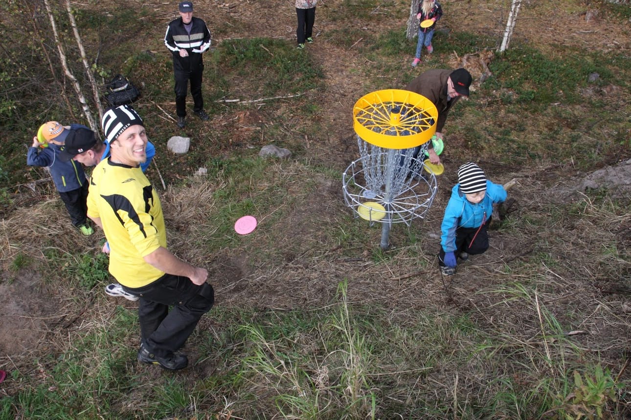 Murron frisbeegolfrata otettiin virallisesti käyttöön viime viikonloppuna.