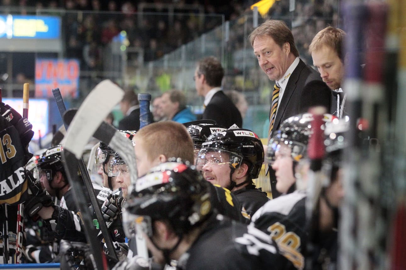 Oulun Kärpissä on pohdittu ulkoilmaottelun järjestämistä pesäpallostadionilla Raksilassa.