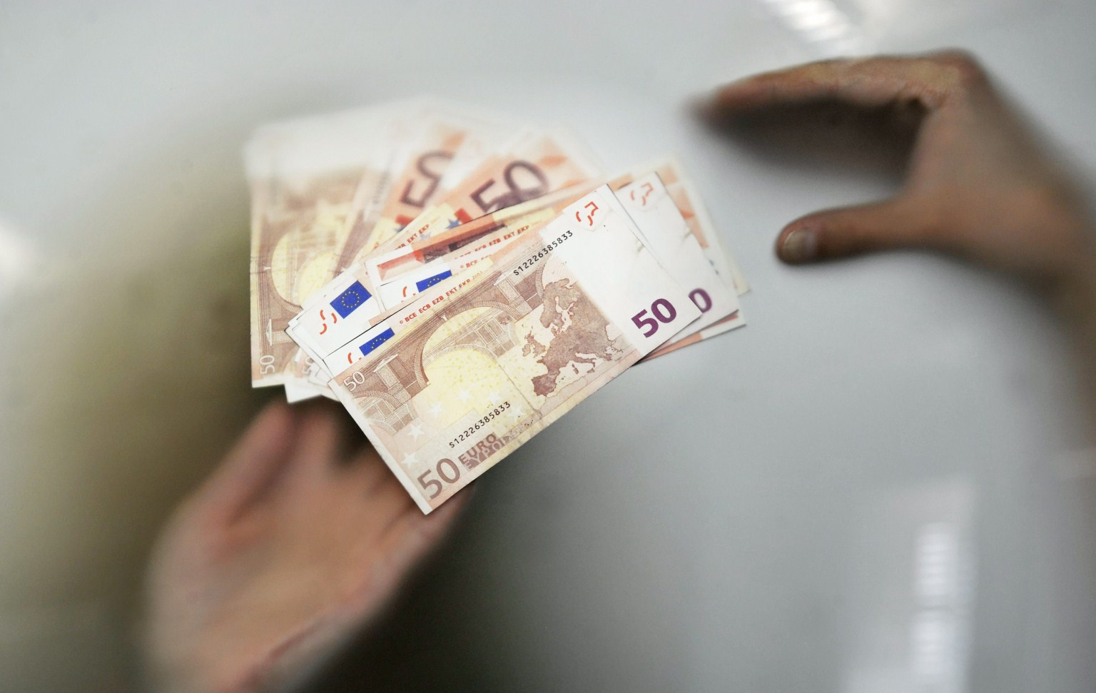 Yrittäjägallupin mukaan suuret yritykset pidentävät laittomasti maksuaikoja – "Erityisesti isot firmat pitävät pieniä pankkeinaan"