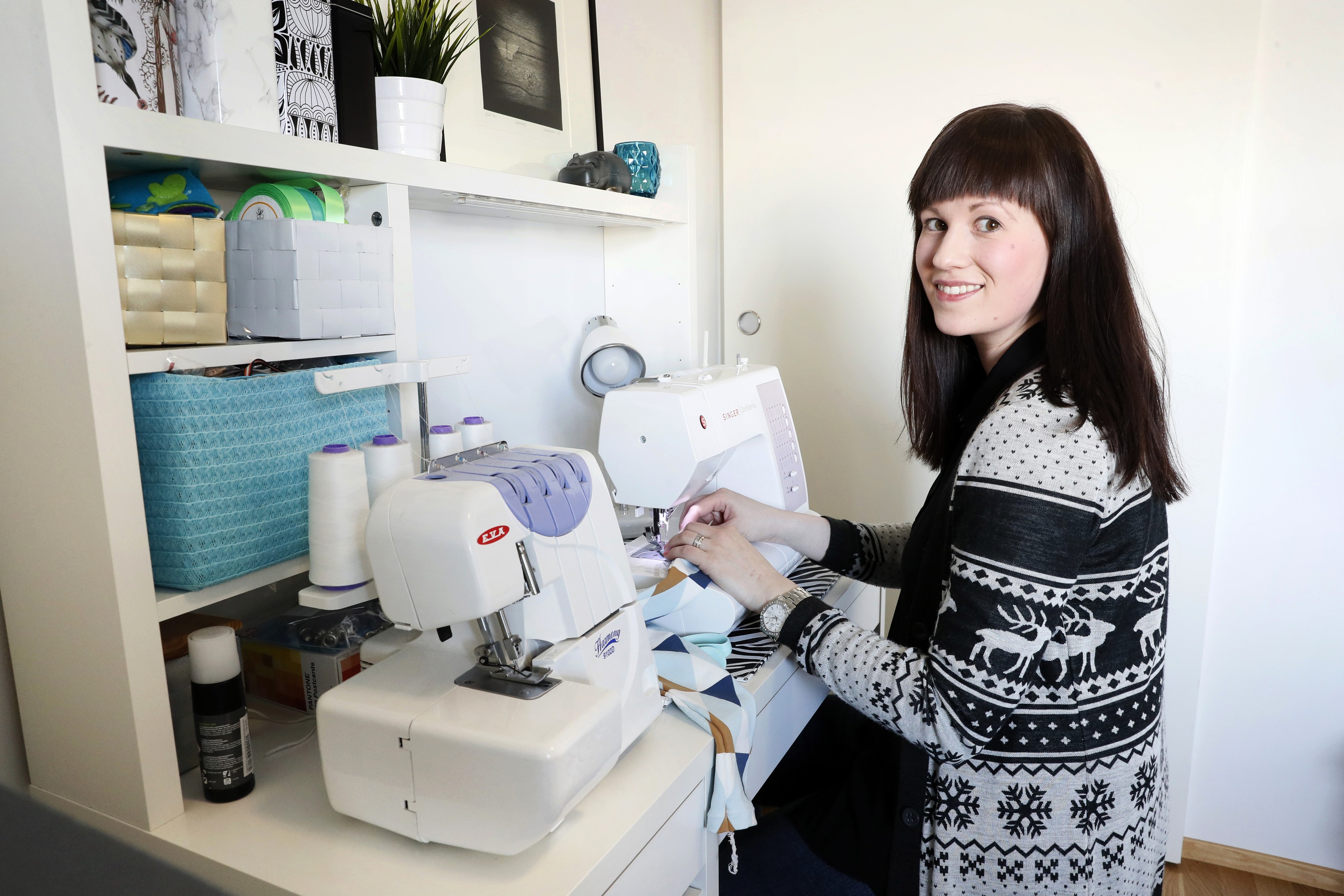 Oululaiselle Annika Leväselle ompelu on rakas harrastus.