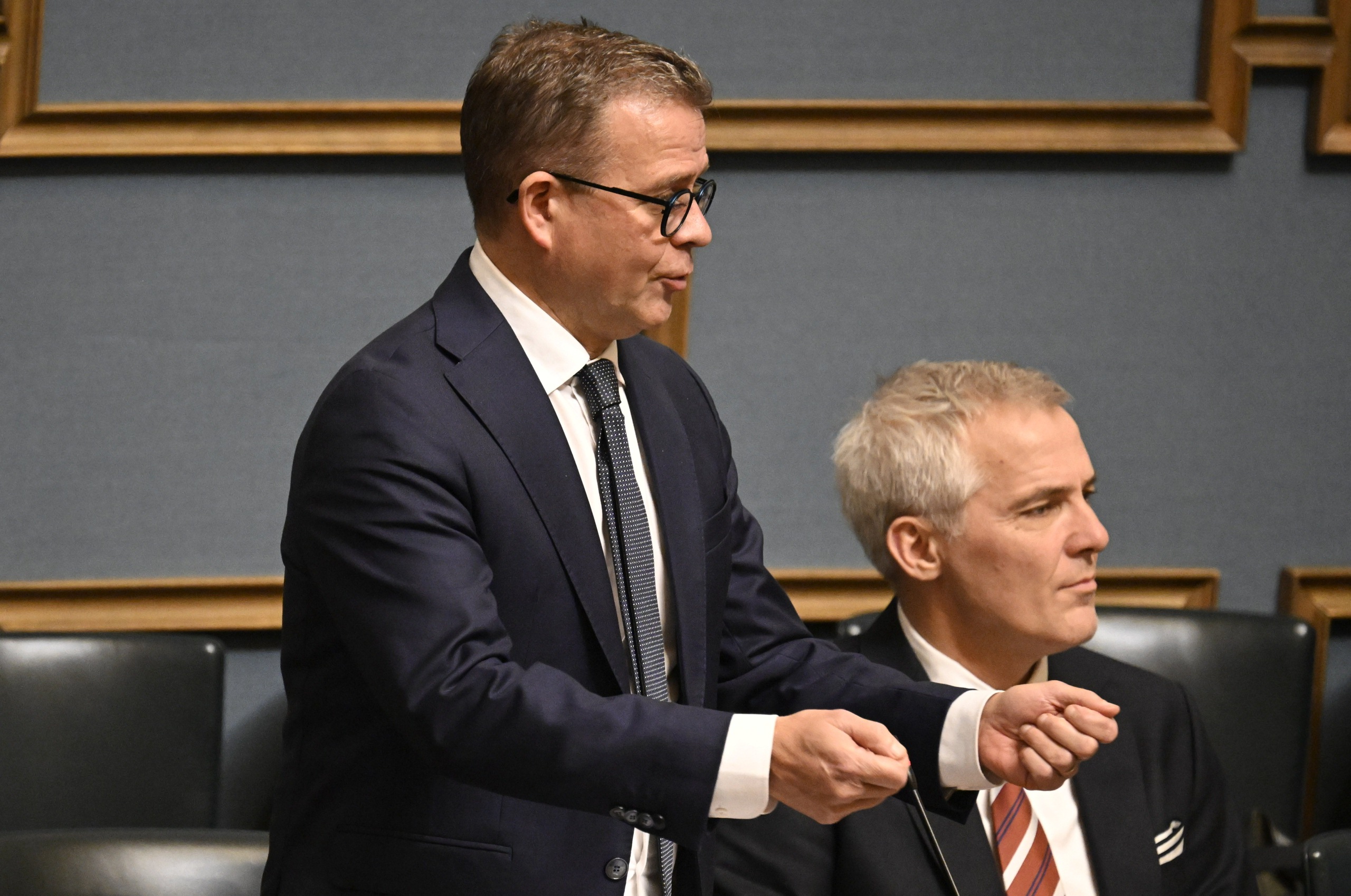 "Pääministeri Orpo, jos olisin teidän asemassanne, en ehkä ensi yönä nukkuisi kovin hyvin", paheksui kansanedustaja kyselytunnilla