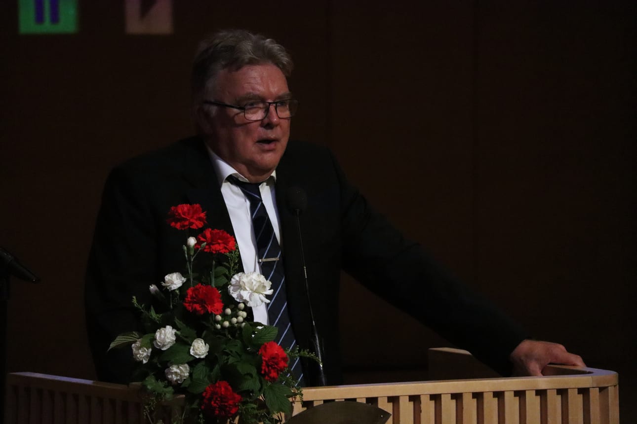 Reijo Jylhä kutsuttiin juhlapuhujaksi Kuusamon Erä-Veikkojen 90-vuotisjuhlaan sunnuntaina 23. elokuuta.