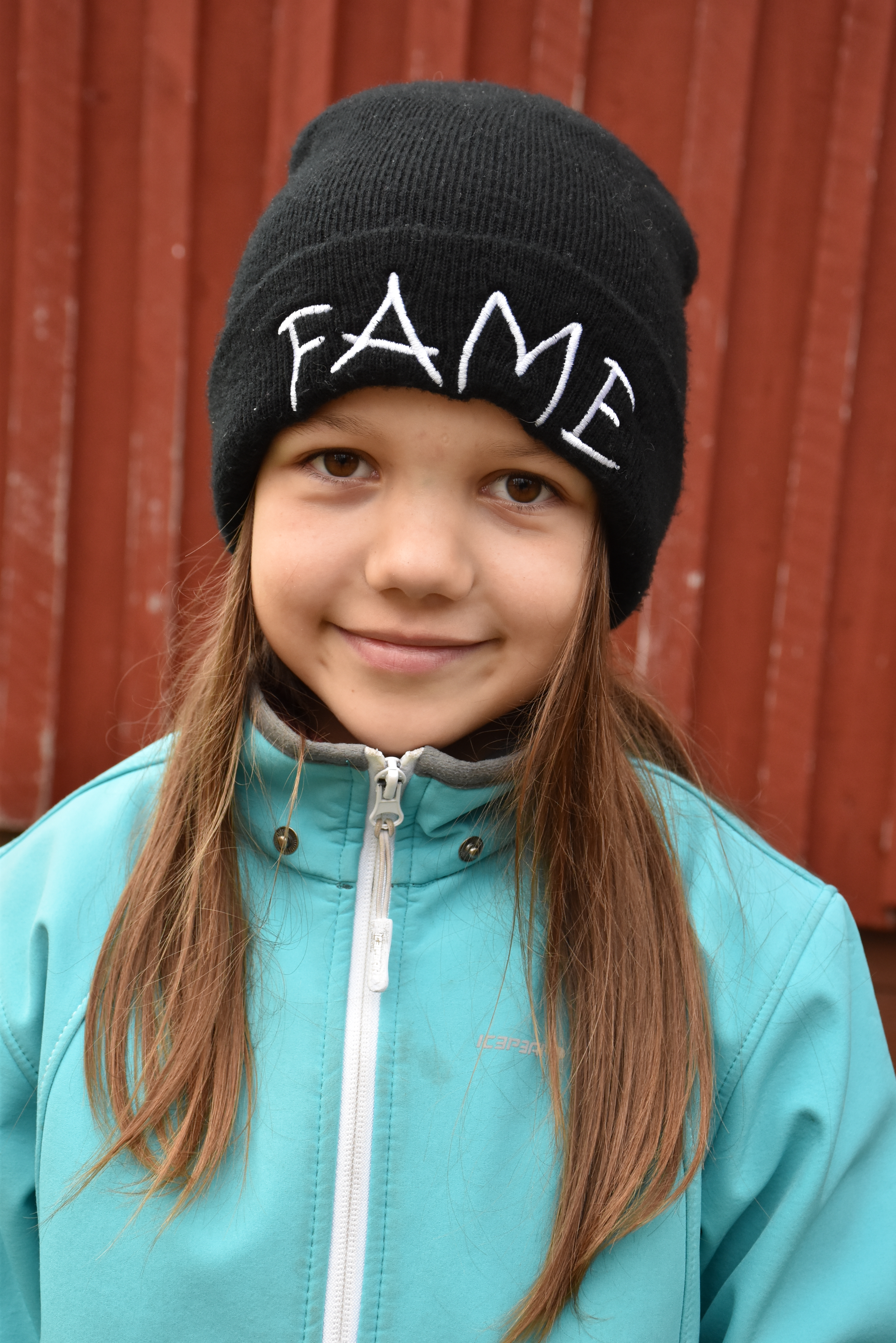 1. Leivotaan yhdessä herkkuja.
2. En muista.
3. Olen saanut apua koulutehtävissä.
4. Kun vaikka vanhemmat on töissä, lapsi voi mennä mummolaan.
Salla Parkkisenniemi