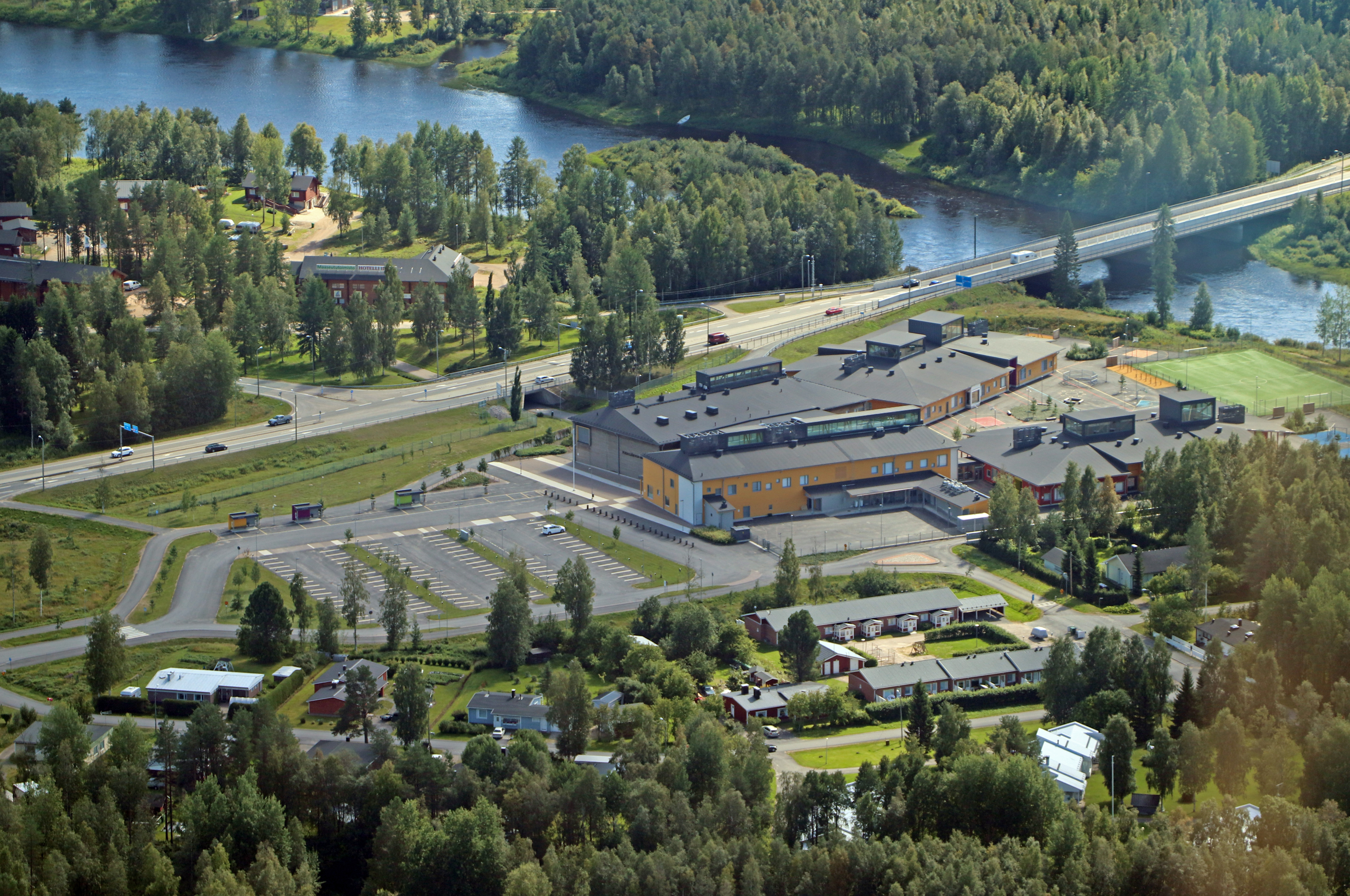 Hirsikampus ja Iijoki.