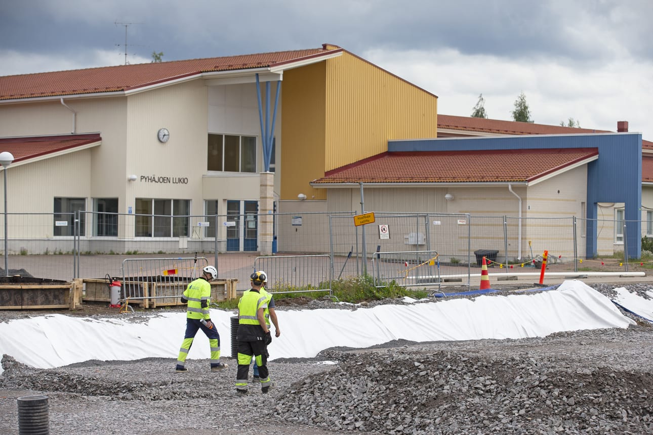 Pyhäjoen Saaren koulun rakentaminen