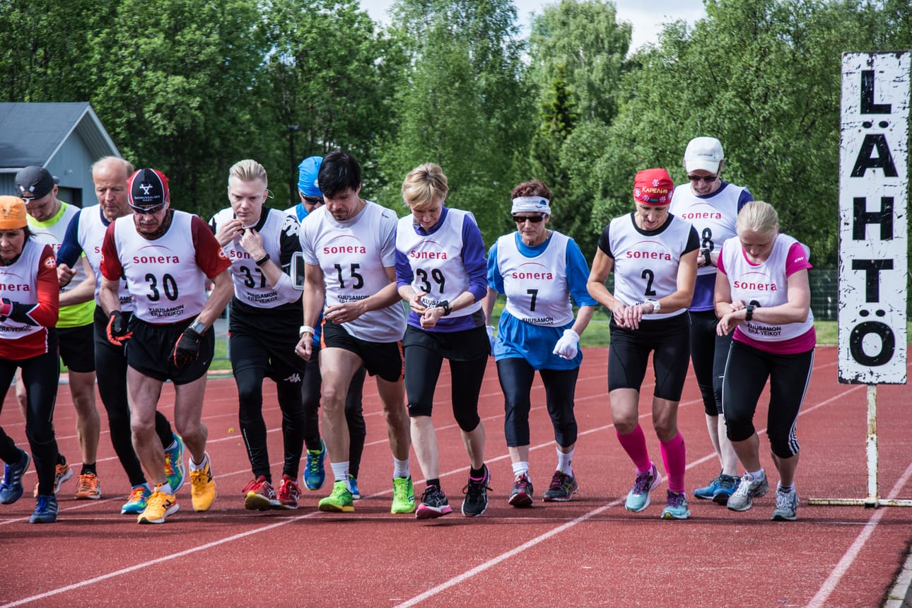 Karhujuoksun puolimaratonille lähti joukko innokkaita juoksijoita.