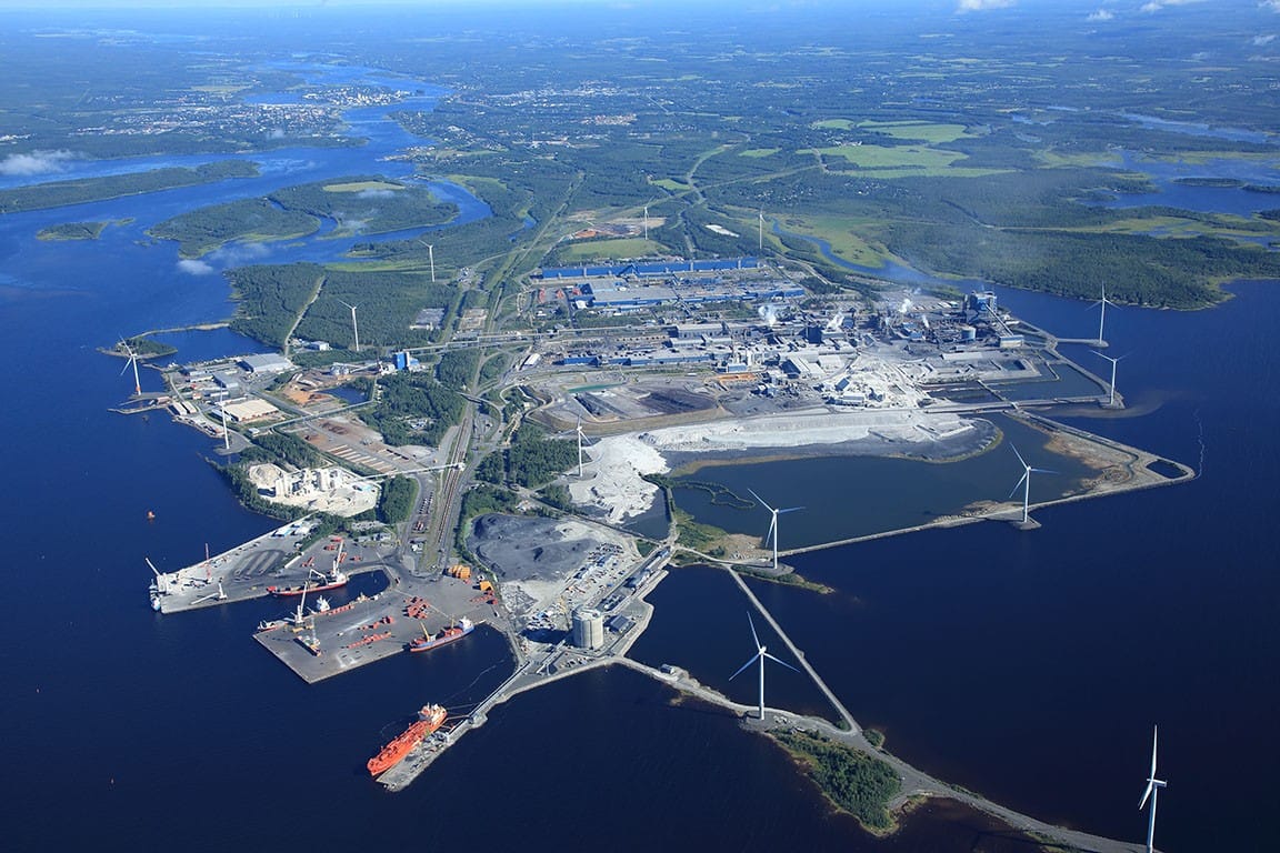 Pohjoismaiden suurin LNG-terminaali on rakennettu Outokummun Tornion tehtaiden viereen.
