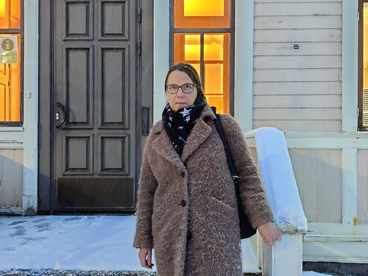 Marja Rohulaa miellyttää Kaskisissa se, että kaikki on lähellä. Työmatkaan ei mene kuin muutama minuutti.
