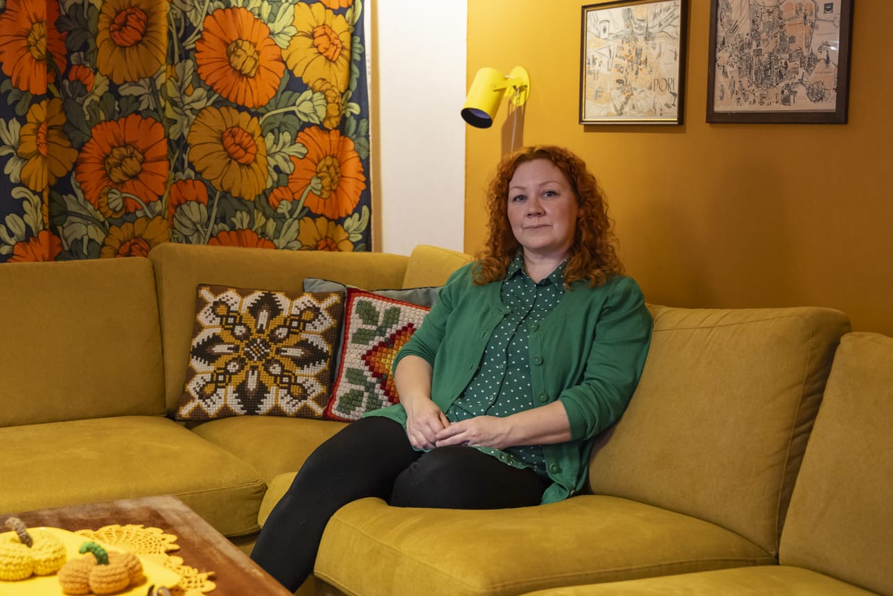 Sabina Hattaran persoona ja harrastukset näkyvät Haapajärvellä sijaitsevan rintamamiestalon sisustuksessa.