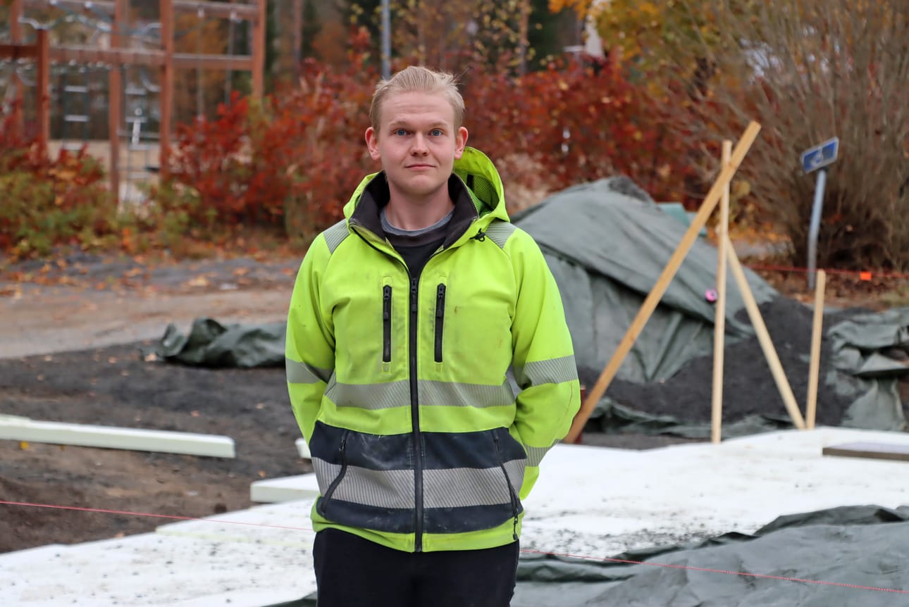 Rakennusmestariksi viime vuonna valmistunut kyyjärveläinen Juuso Ojala aloitti työt Kuortaneen kunnassa kuukausi sitten.