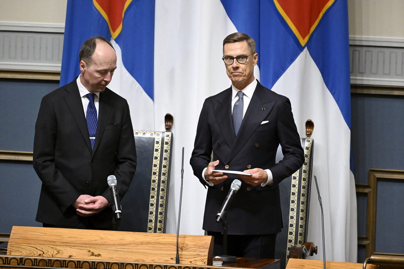 uhemies Jussi Halla-aho (vas.) ja Tasavallan Presidentti Alexander Stubb Valtiopäivien avajaisissa eduskunnassa Helsingissä 5. helmikuuta 2025.