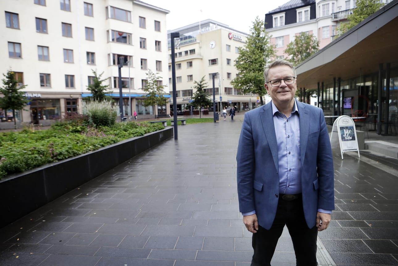 Kari Juntunen oli Arinan hallituksessa osaltaan vaikuttamassa Valkean rakentamiseen. Hän toivoo, että tulevaisuuden Oulussa on vientiteollisuutta ja keskustassa pöhinää: kivijalkaliikkeitä, puistokonsertteja, patioita ja toimiva joukkoliikenne.