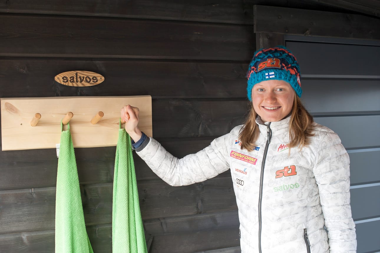 Maastohiihtäjä Johanna Matinsalon mallisto esiteltiin viikonloppuna Helsingin kevätmessuilla.