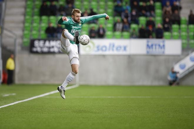 SJK:n numero 4 Richard Dorman Pohjanmaan derbyssä VPS–SJK keväällä 2017. Kuva Samppa Toivonen