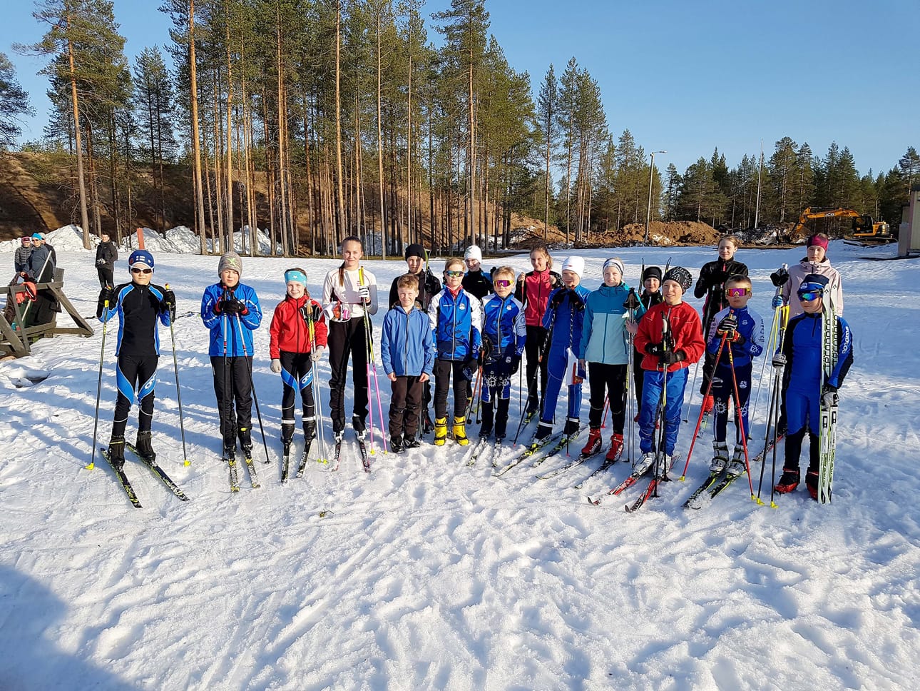 OH:n Ampparikoulu kiinnosti tyttöjä ja poikia.