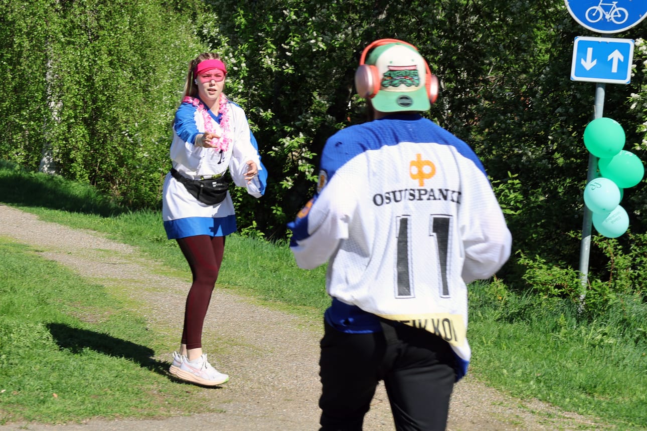 Ns Kylyn Terävän Jenna Ohenoja juoksi joukkueensa kakkososuuden. Aloitusosuuden juoksi hänen isänsä Jarmo Ohenoja.