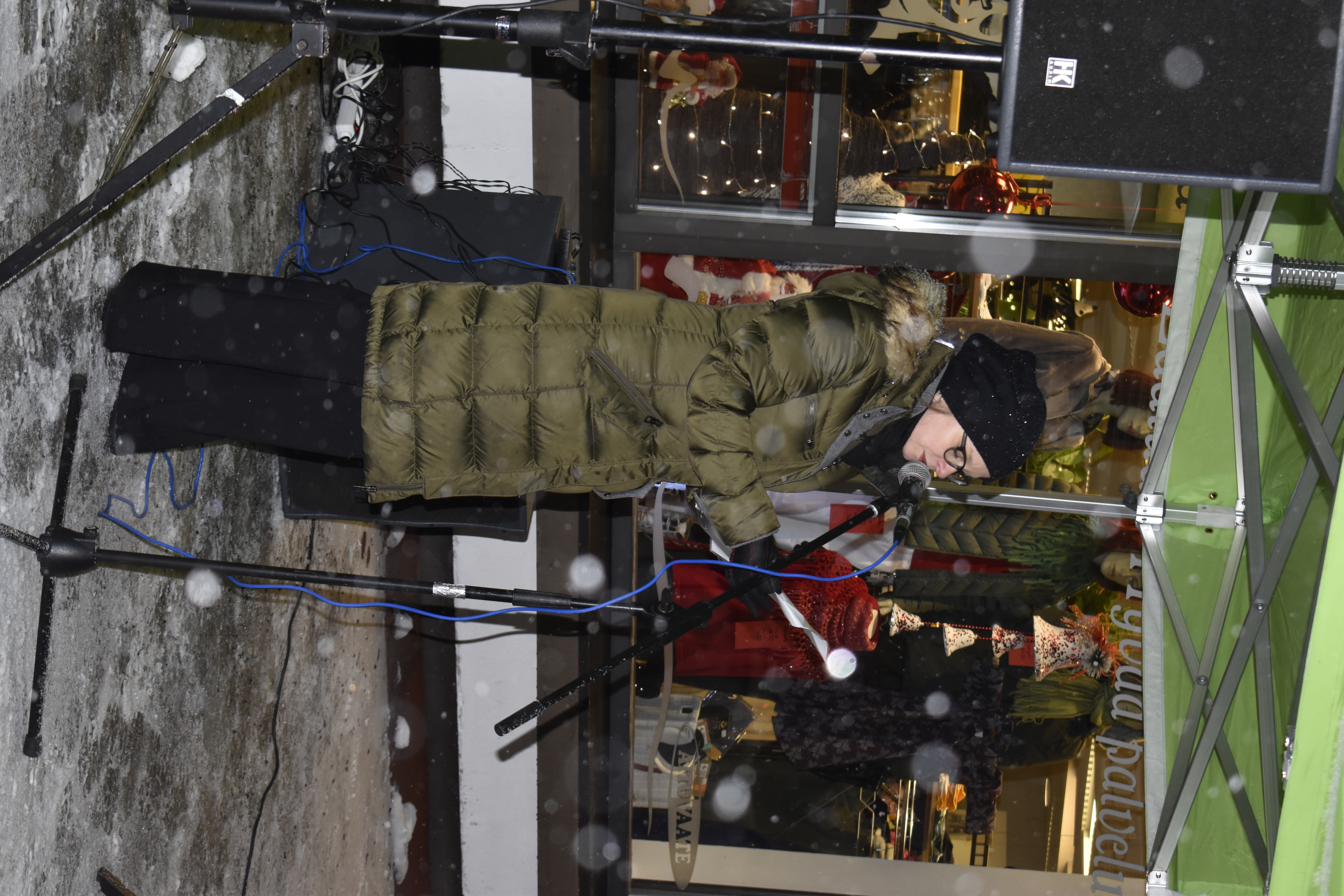 <p>Kunnanjohtaja Kaisu Lehtinen-Nevalainen toivotti kuntalaisilleen rauhallista joulun odotusta.</p><p>                </p>
