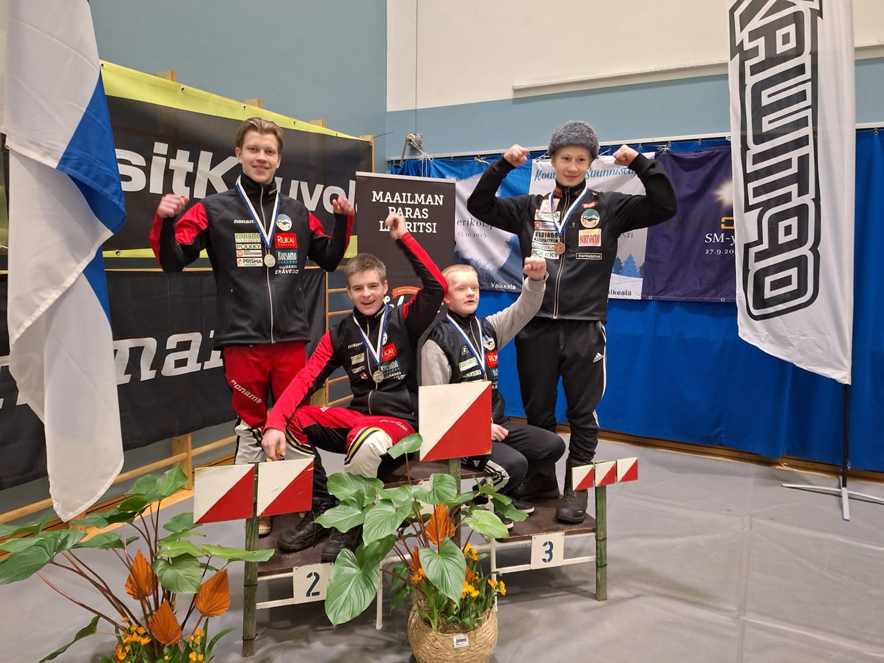 Jonne Mukkala ja Eino Gretschel nappasivat SM-hopeaa H20-sarjassa sekä Jonni Mukkala ja Hannes Ervasti SM-pronssia H17-sarjassa.