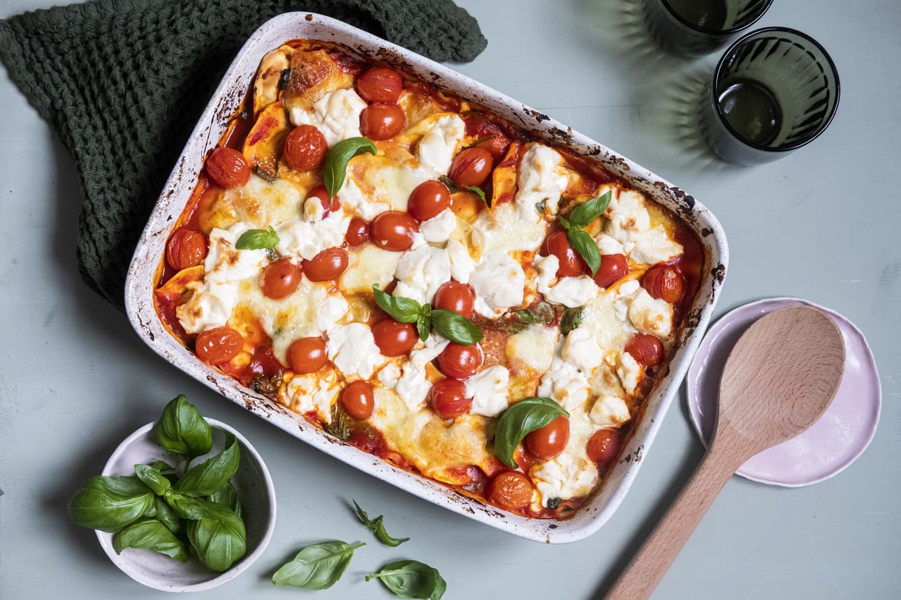Ravioli-pinaattivuoka valmistuu vaivattomasti uunissa.