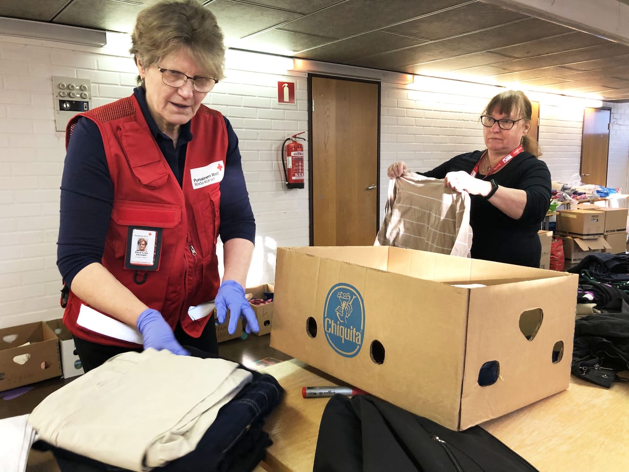 Eeva-Liisa Välimäki (vas.) ja Terttu Siltaloppi Ovat Ilmajoen SPR:n vapaaehtoisia.