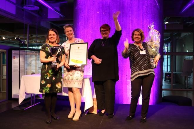 Tytti Kettula, Anu Männikkö, Krista Rintala ja Tuula Lahti ottivat palkinnon vastaan.