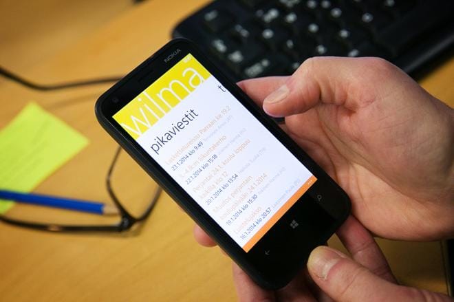 Wilma-palvelua voi käyttää esimerkiksi älypuhelimella. Myös tietokoneella tai tabletilla se onnistuu. KUVA: TIMO ANNANPALO
