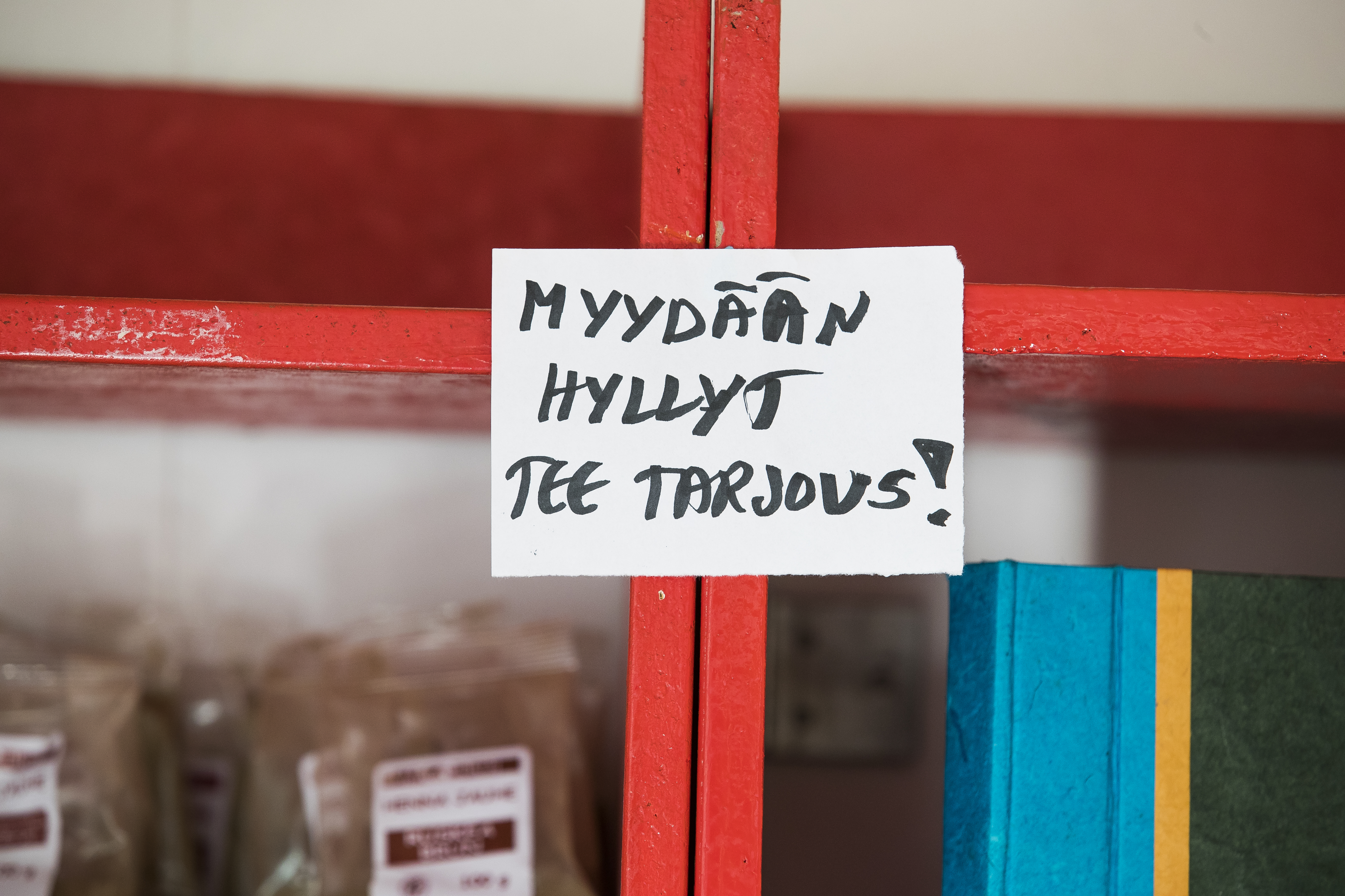 Kaikki myydään, hyllytkin.