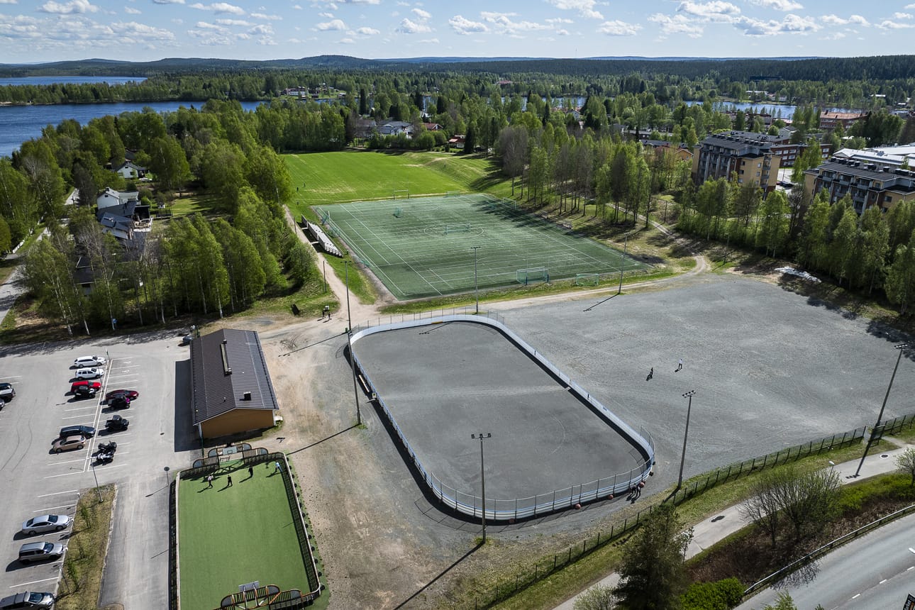 Susivoudin alueelle on suunniteltu kokonaisvaltaista remonttia. Keskellä olevan tekonurmikentän matto uusitaan, ja hiekkakenttä päällystetään tekonurmipinnoitteella.