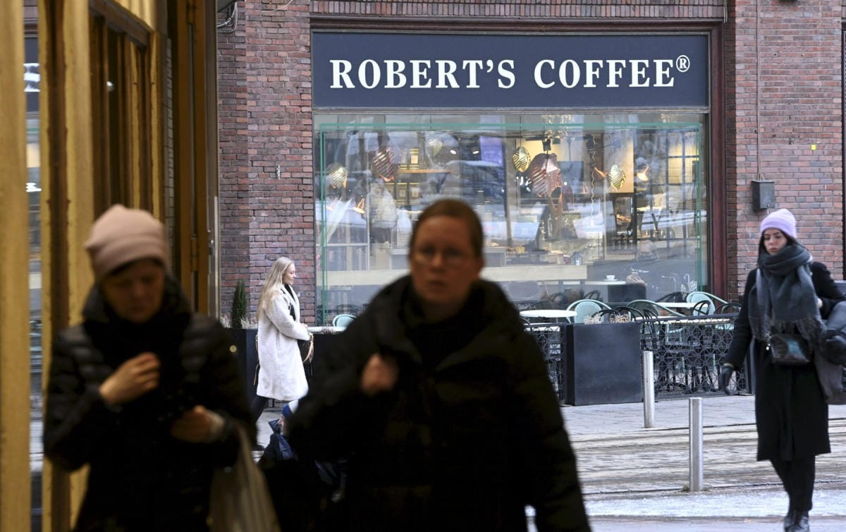 Työntekijöiden kertomat kokemukset liittyvät yhteen yritykseen franchising-periaatteella toimivassa kahvilaketjussa. LEHTIKUVA / HEIKKI SAUKKOMAA