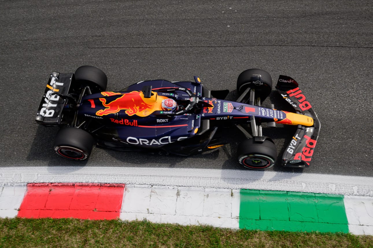 Max Verstappen ajoi 10. peräkkäisen voiton.