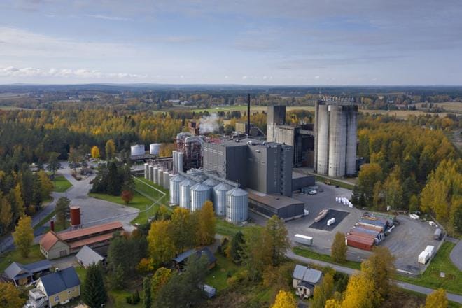 Altian tehdas Koskenkorvalla valmistaa etanolia ja muita Altian teollisen ryhmän tuotteita. Sen osuus oli toimitusjohtaja Pekka Tennilän mukaan merkittävä Altian tulosparannuksessa. ARKISTOKUVA: KARI LÖFHJELM